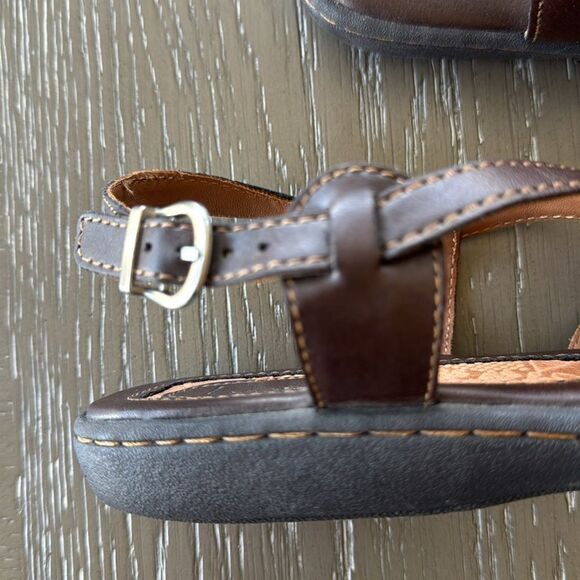 b.o.c. Dark Brown Strappy Sandals Slingback Flats Comfy Shoes Women’s Size 9M - Picture 10 of 12